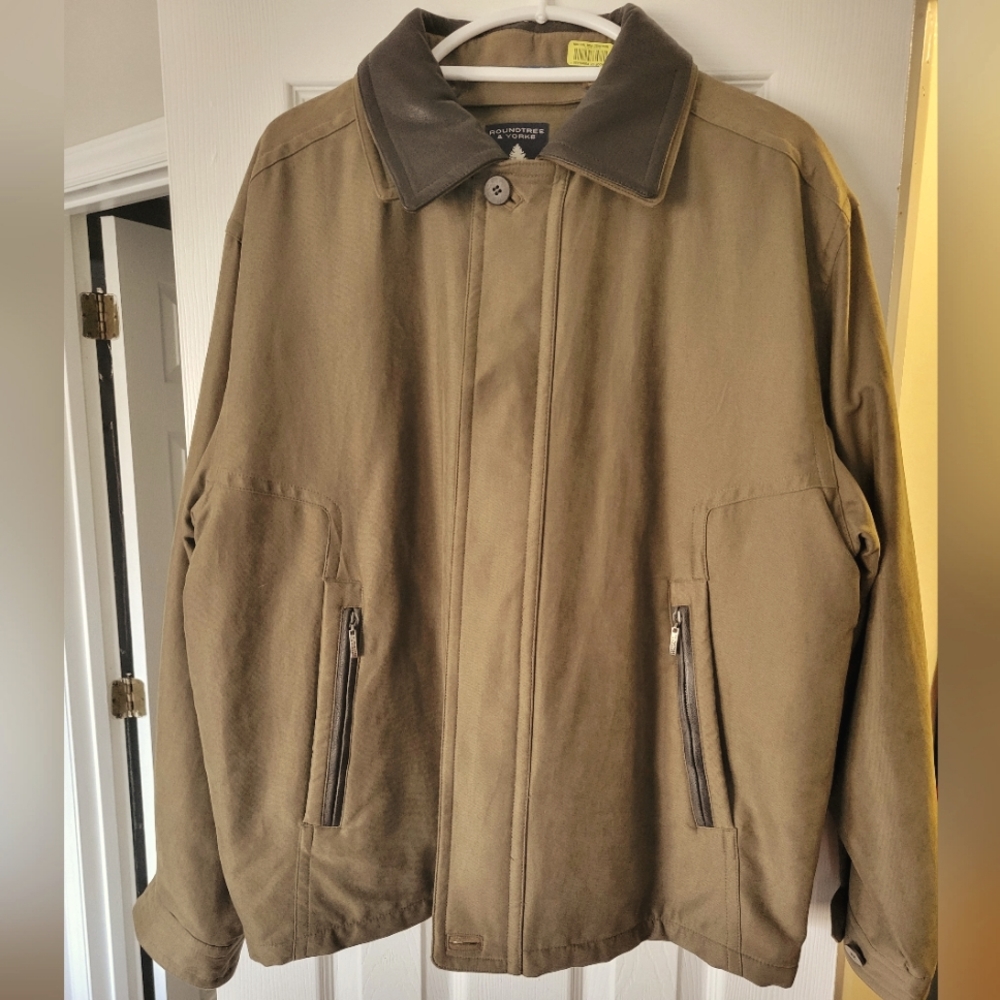 Nice dress coat with removable lining
